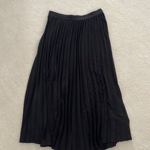 Pleated skirt